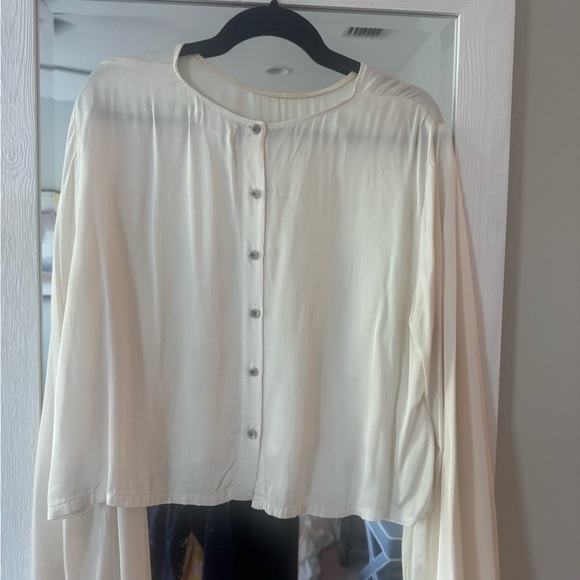 Velvet Women’s Cream Long-Sleeve Lightweight Blouse - Picture 2 of 3